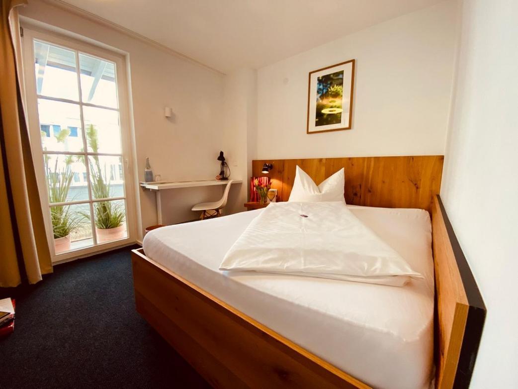 Stadthotel Waldhorn Kirchheim unter Teck Ngoại thất bức ảnh